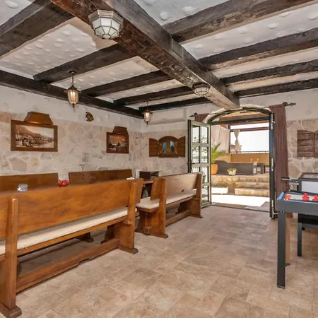 Elizabeta By Guide Villa