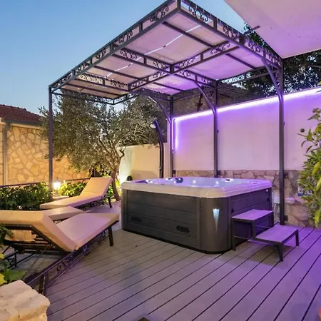 Elizabeta By Guide Villa