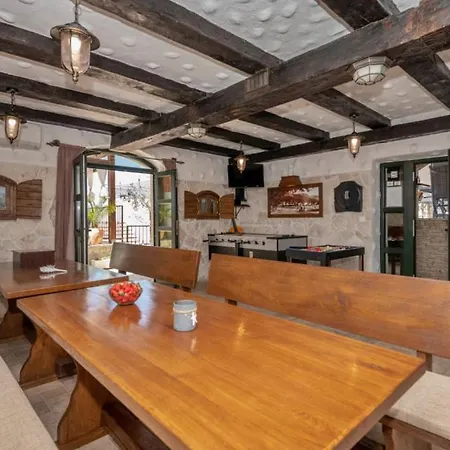 Elizabeta By Guide 别墅 *