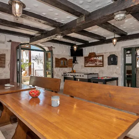 Elizabeta By Guide * 马卡尔斯卡