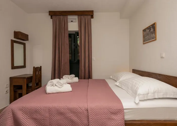 Elizabeta By Guide Makarska