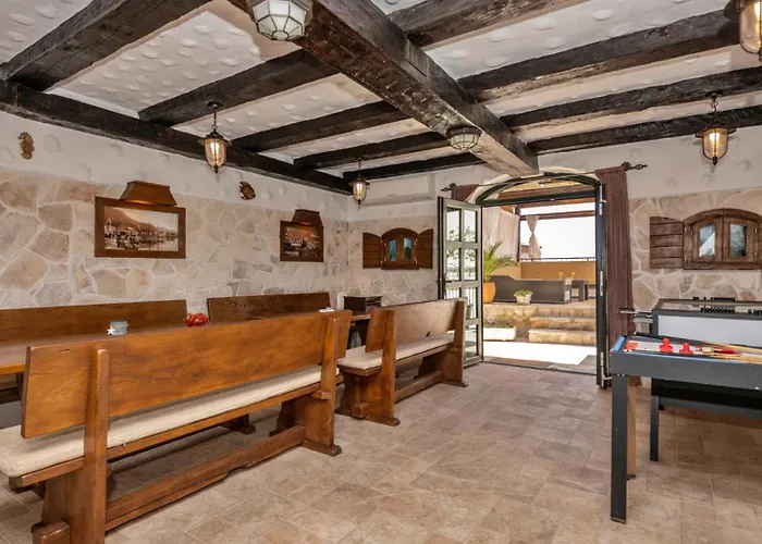 Elizabeta By Guide * מאקרסקה